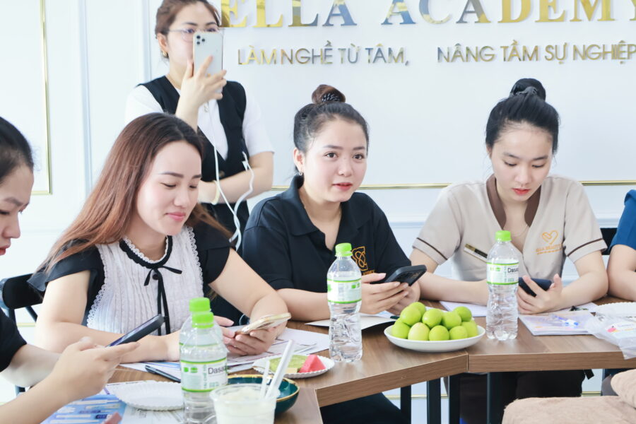 LARIMEDICAL KẾT HỢP CÙNG ELLA ACADEMY TỔ CHỨC THÀNH CÔNG WORKSHOP BÍ MẬT CÔNG THỨC PEEL AN TOÀN 2024